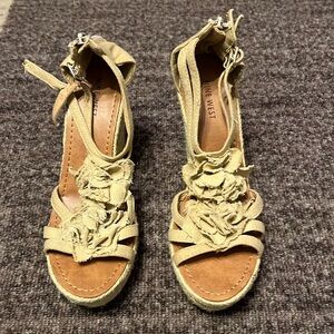 Nine West Sugareel Size 7 wedges camel colored